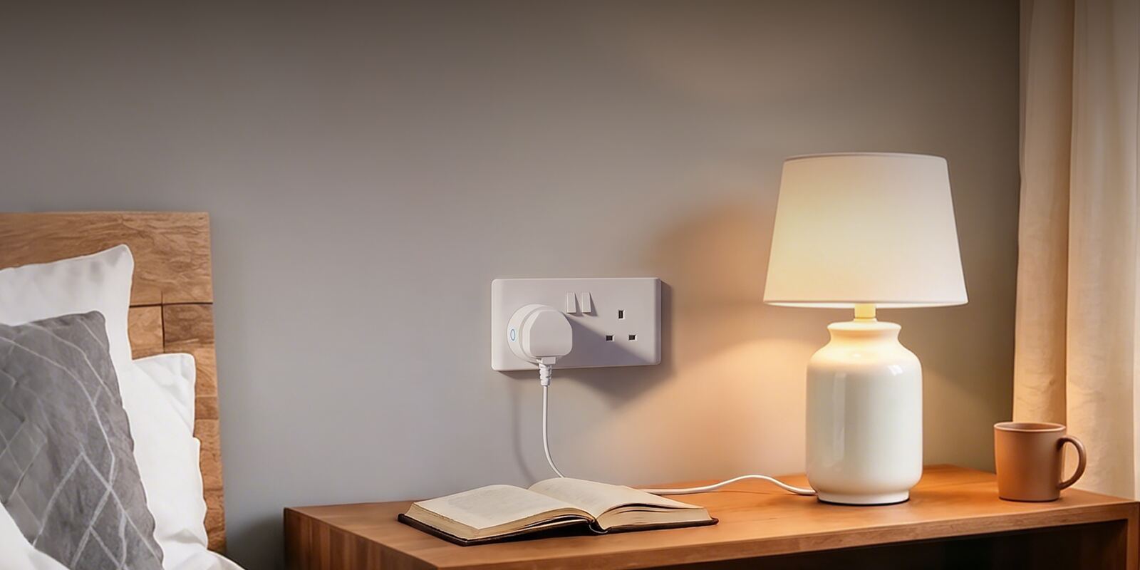 Aqara Power Plug H2 UK controlling a bedside lamp from a Singapore Type G wall socket