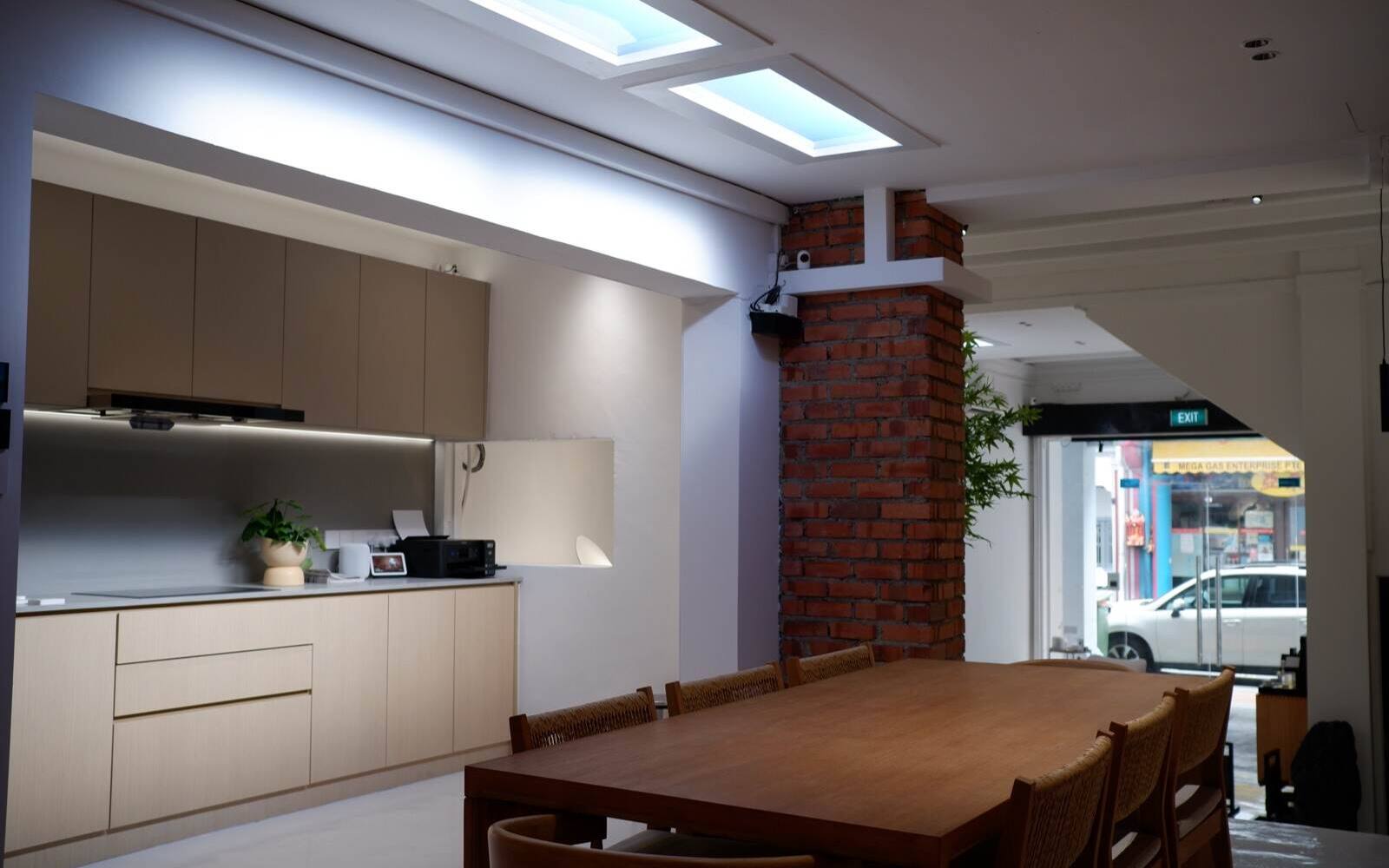 Aqara smart switches and lighting controls installed in a Singapore smart lighting showroom