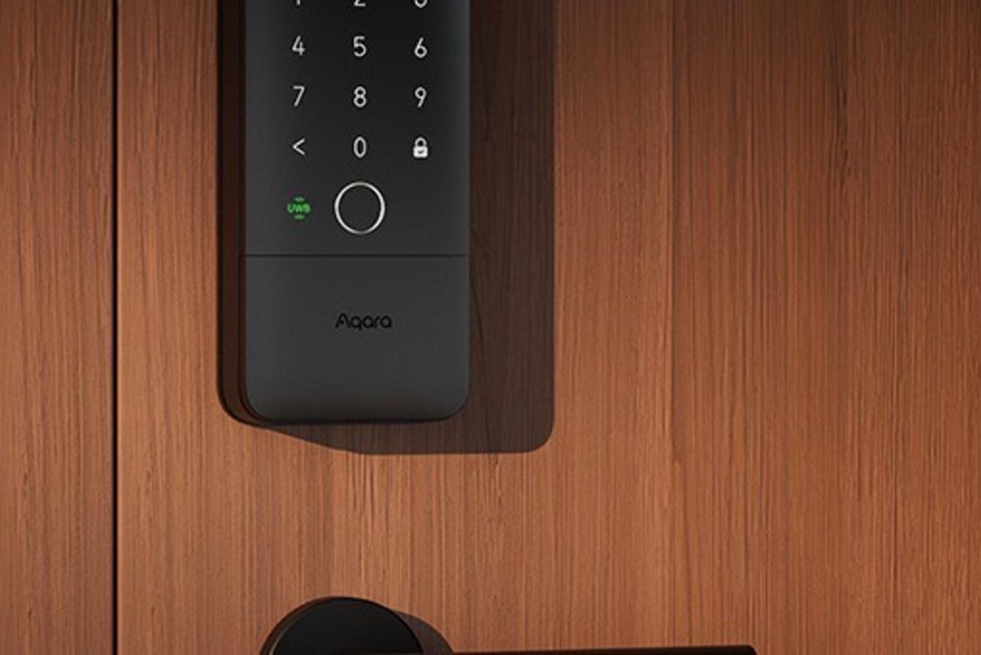 Aqara U400 keypad and deadbolt installed on a timber front door