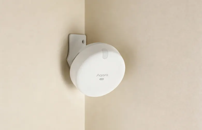 Aqara Spatial Multi-Sensor FP400 mounted in the corner of a wall
